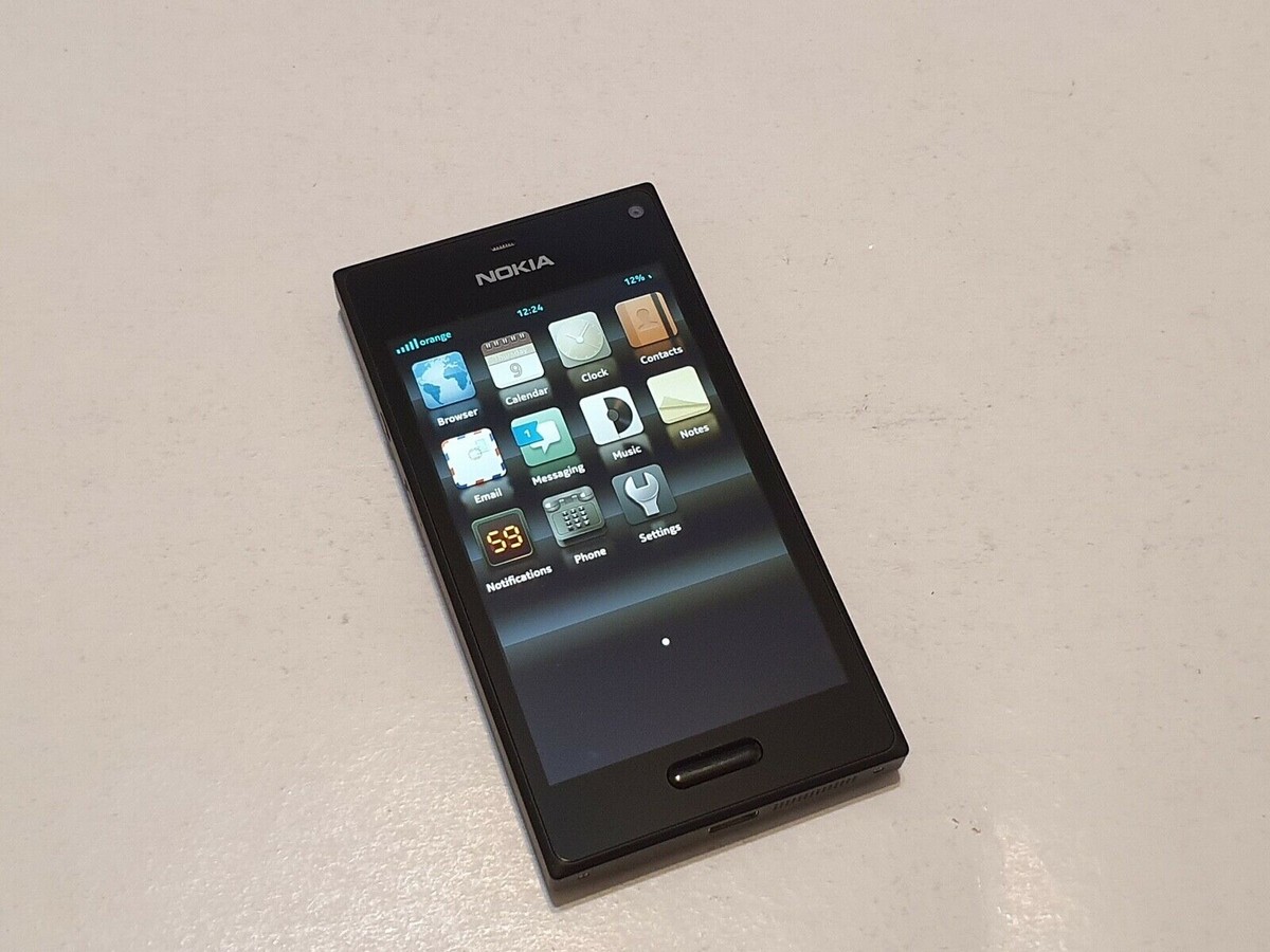 Hai nguyên mẫu Nokia Kataya và Ion Mini bất ngờ
được rao bán trên eBay với giá đến hơn 46 triệu
