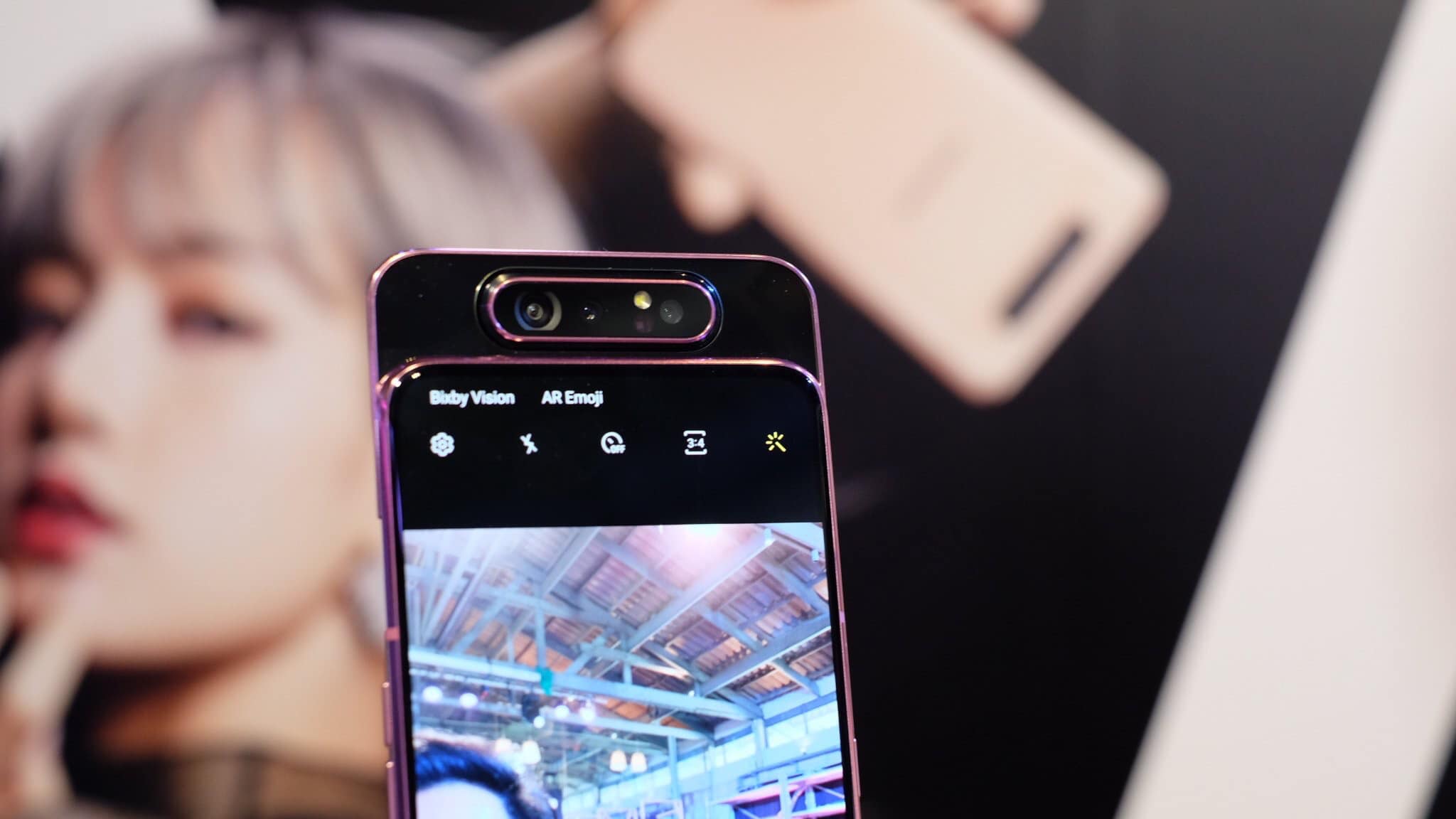 Cận cảnh Samsung Galaxy A80 phiên bản BLACKPINK
Edition: Sự kết hợp giữa hai tông màu Đen và Hồng
