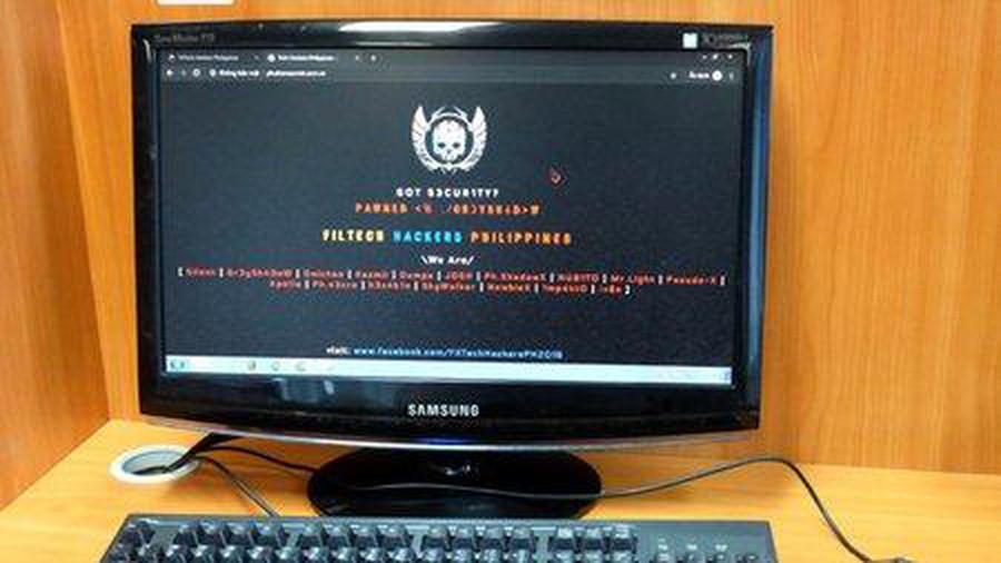 Hacker Phillippines
tấn công web Việt Nam, trả đũa việc bị mất Facebook