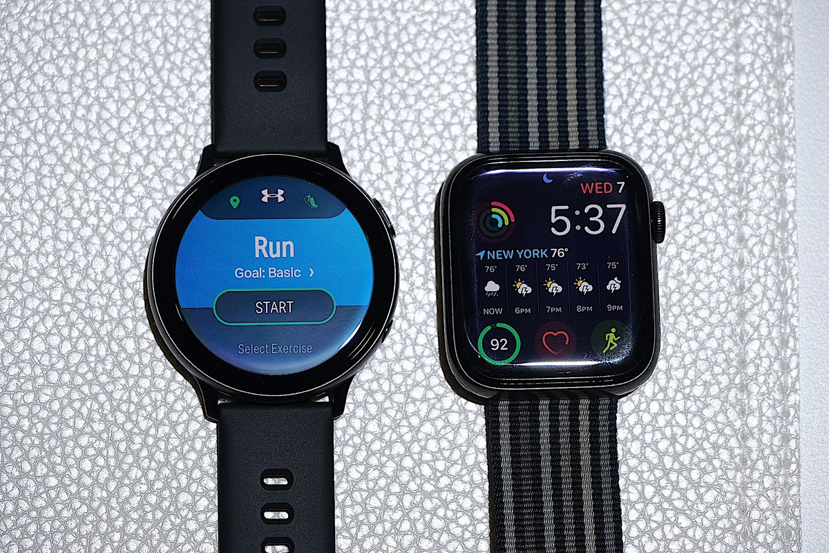 Galaxy Watch Active 2
Under Armour: Phiên bản đặc biệt hợp tác giữa Samsung và
Under Armour