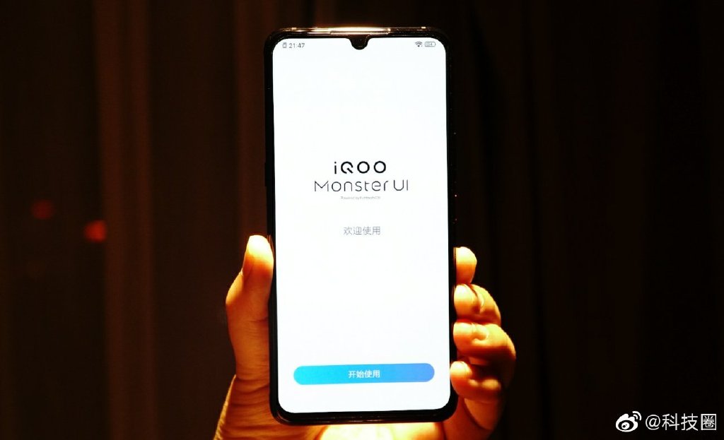 Vivo iQOO Pro và iQOO Pro 5G ra mắt: Snapdragon 855+,
sạc nhanh 45W, giá từ 10.4 triệu