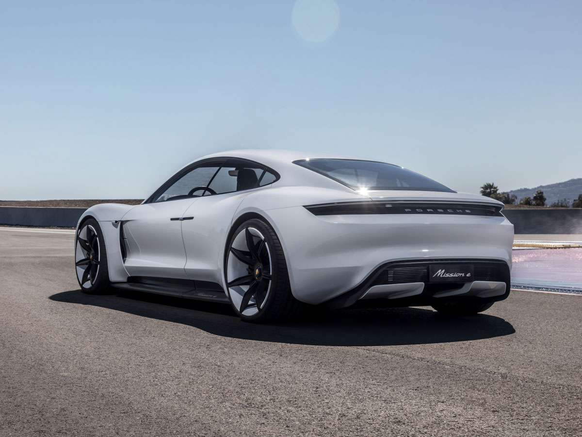 Siêu xe chạy điện
Porsche Taycan lộ nội thất, cực kỳ đẳng cấp và khác biệt so
với Tesla