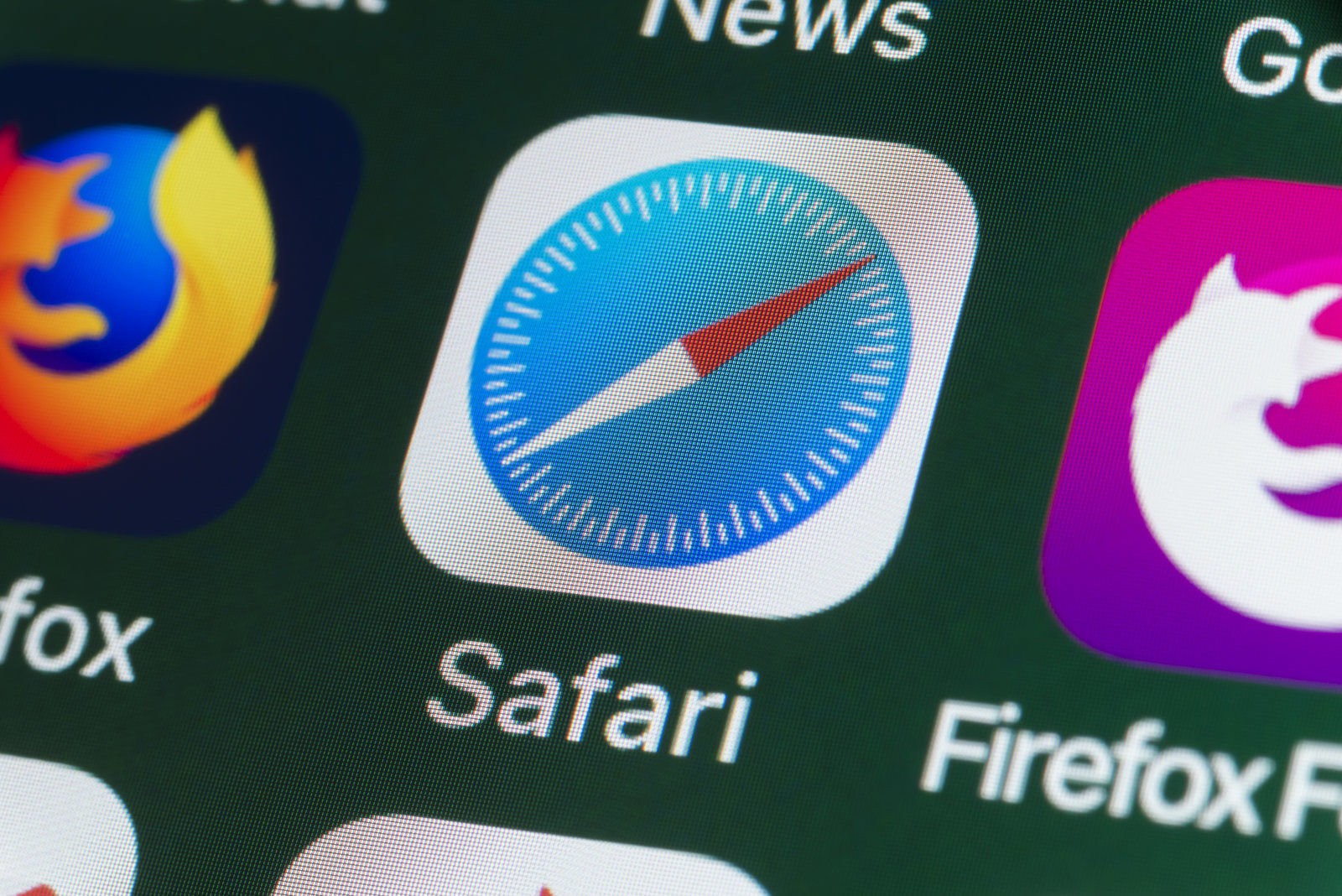 iMessage và Safari
khiến iOS dễ bị hack như thế nào?