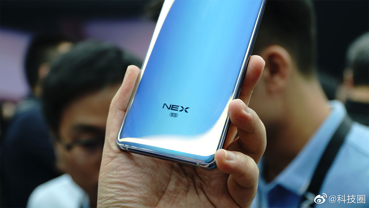 Vivo Nex 3 chính thức ra mắt với Snapdragon
855+, màn hình thác nước, phím ảo Touch Sense, giá 16.4
triệu