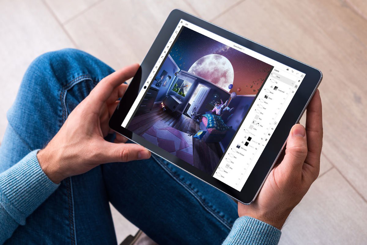 Adobe đang tập trung
phát triển ứng dụng Photoshop cho iPad, sẽ có thêm phiên bản
Illustrator ra mắt vào năm sau