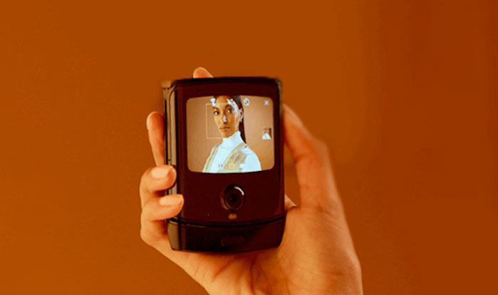 Motorola RAZR:
Smartphone màn hình gập kiểu vỏ sò lộ hình ảnh chính thức
trước thềm ra mắt