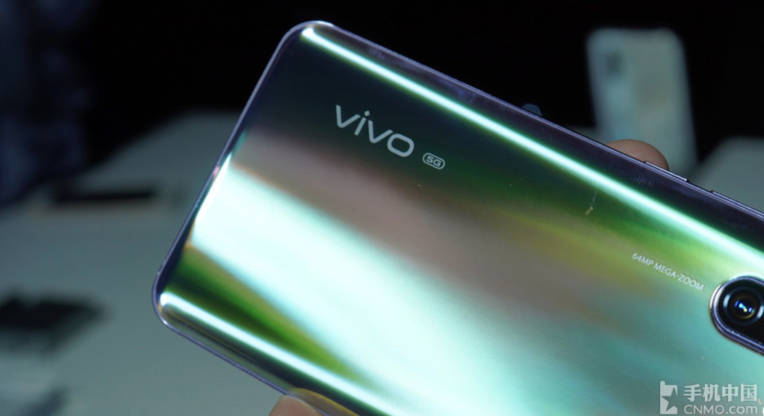 Vivo chính thức ra mắt bộ đôi X30 và X30 Pro Với
chip Exynos 980 của Samsung, camera siêu zoom 60x và hỗ trợ
5G LTE