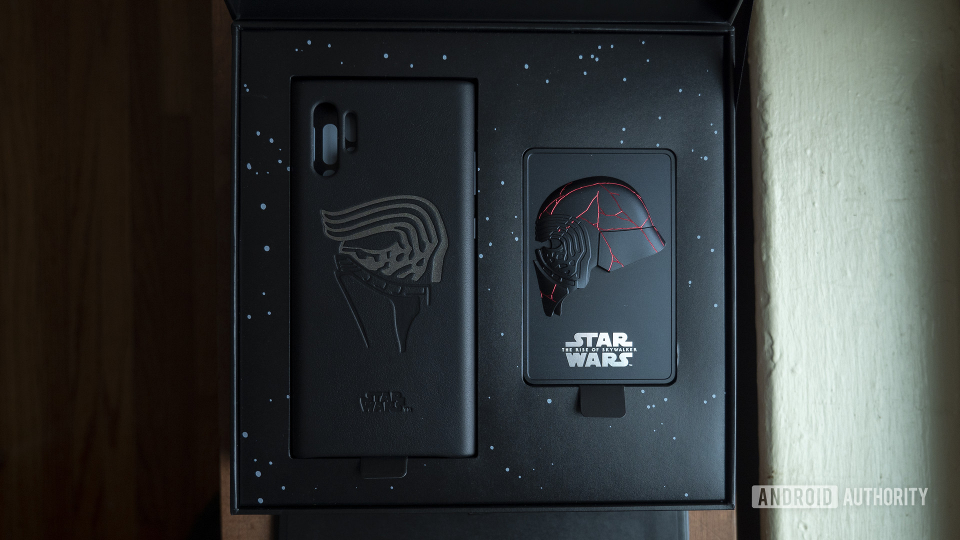Chia sẻ một số hình ảnh cận cảnh phiên bản
Galaxy Note 10+ Star Wars Edition