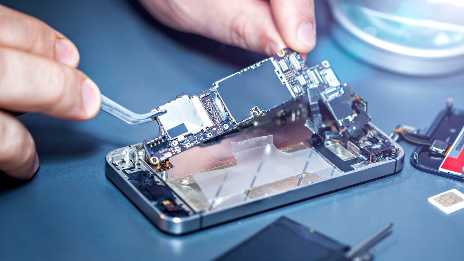 Apple và Công ty chip Wi-Fi Broadcom phải trả $1,1 tỷ cho đại học Caltech vì vi phạm bằng sáng chế trên iPhone