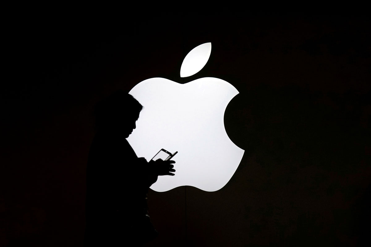 Apple bị phạt 25
triệu euro vì cố tình làm chậm iPhone đời củ bị chai pin