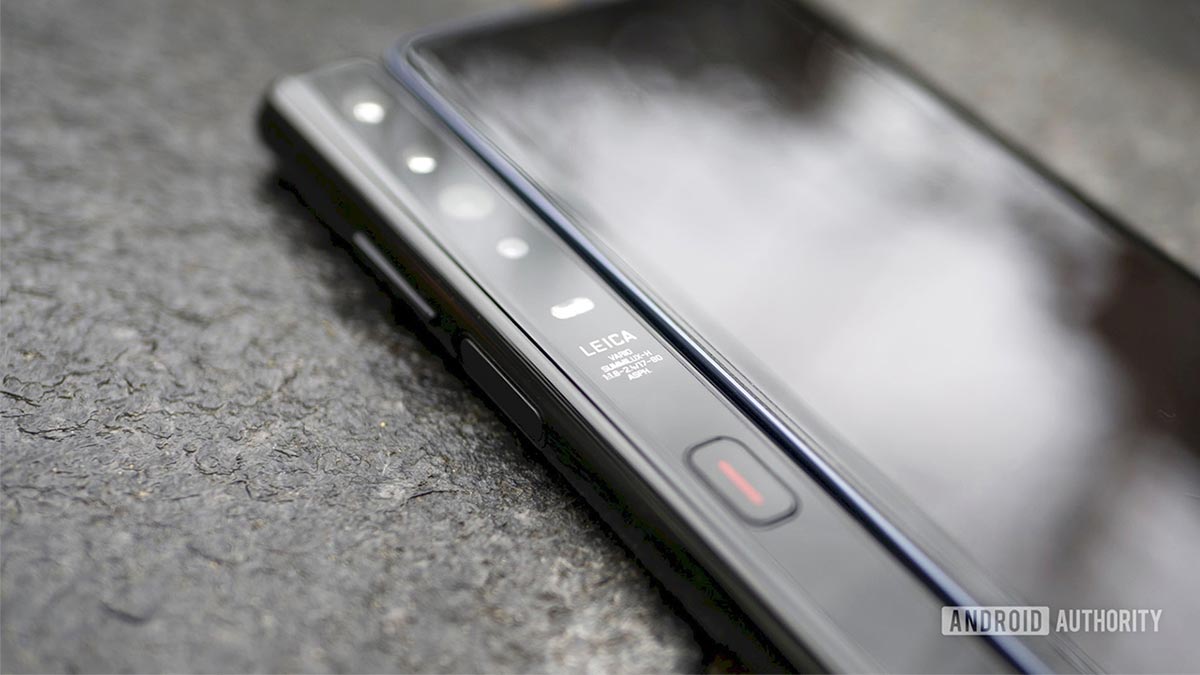 Huawei chính thức ra
mắt Mate Xs với chip Kirin 990 5G, thiết kế giống Mate X,
giá 63 triệu đồng