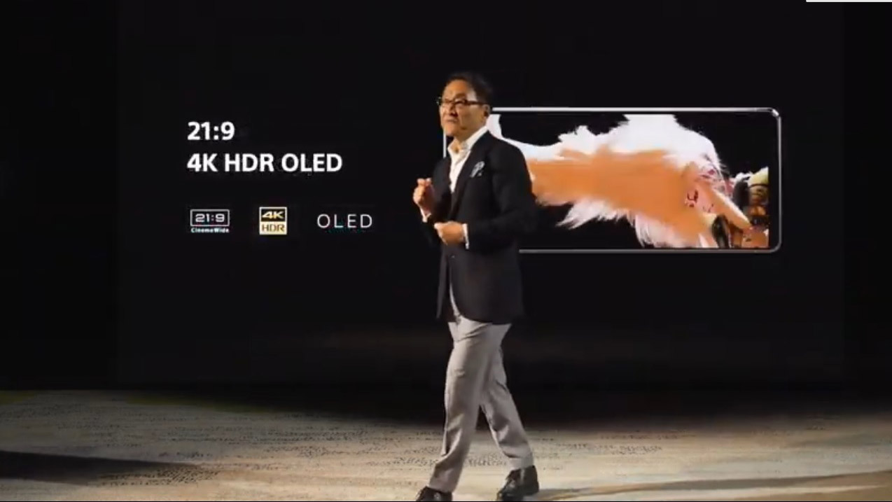 Xperia 1 Mark II 5G
ra mắt: Màn hình OLED 4K HDR, camera chụp ảnh 20fps đầu
tiên, có lại jack 3.5mm