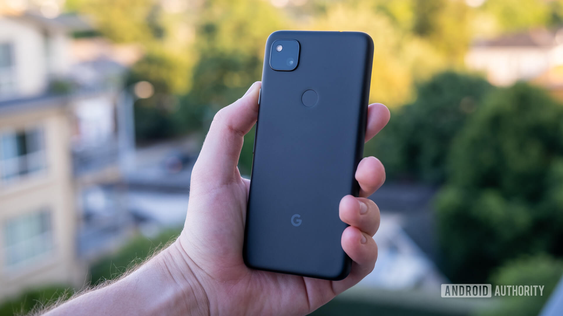 Google Pixel 4a chính thức ra mắt với màn hình
đục lỗ, chip Snapdragon 730G, giá 349 USD