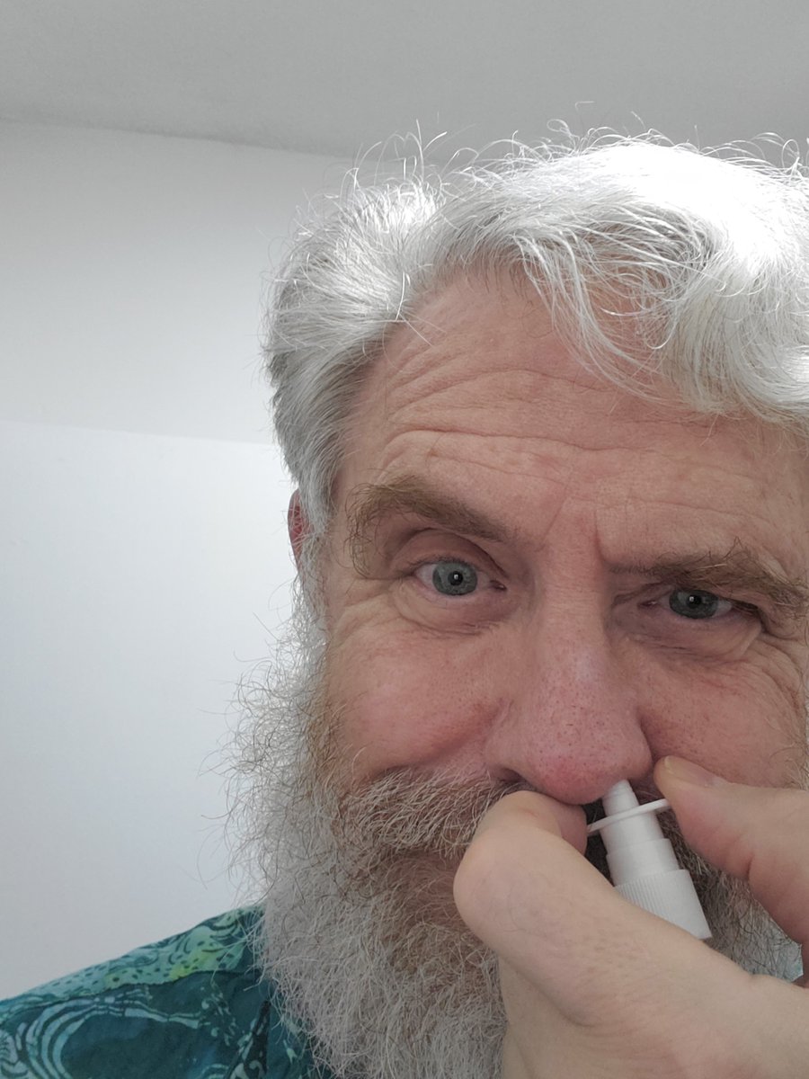 Nhà khoa học Harvard
tự chế vắc-xin COVID-19 dạng xịt mũi và thử nghiệm trên bản
thân mình