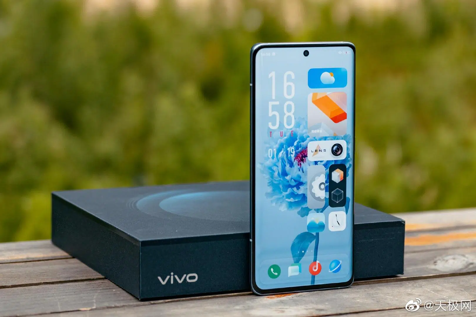 Vivo X60 Pro+ ra mắt với Snapdragon 888, cụm 4 camera
cực khủng, màn hình 120Hz, sạc nhanh 55W, giá từ 17.8 triệu
đồng