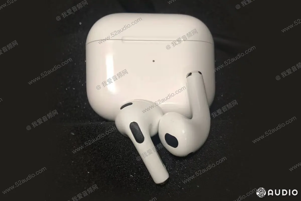 Lộ ảnh thực tế tai
nghe AirPods thế hệ thứ 3 của Apple, với thiết kế giống với
AirPods Pro