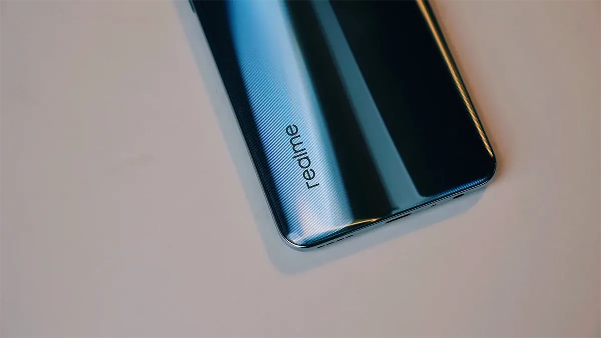 Realme GT ra mắt: Snapdragon 888, màn hình
120Hz, sạc nhanh 65W, giá chỉ 9.9 triệu đồng