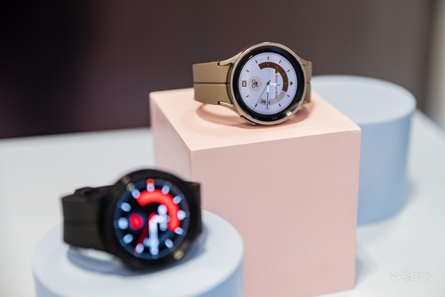 Trên tay Galaxy
Watch5 và Watch5 Pro: Tập trung theo dõi sức khoẻ, nâng cấp
pin, giá từ 6.9 triệu đồng