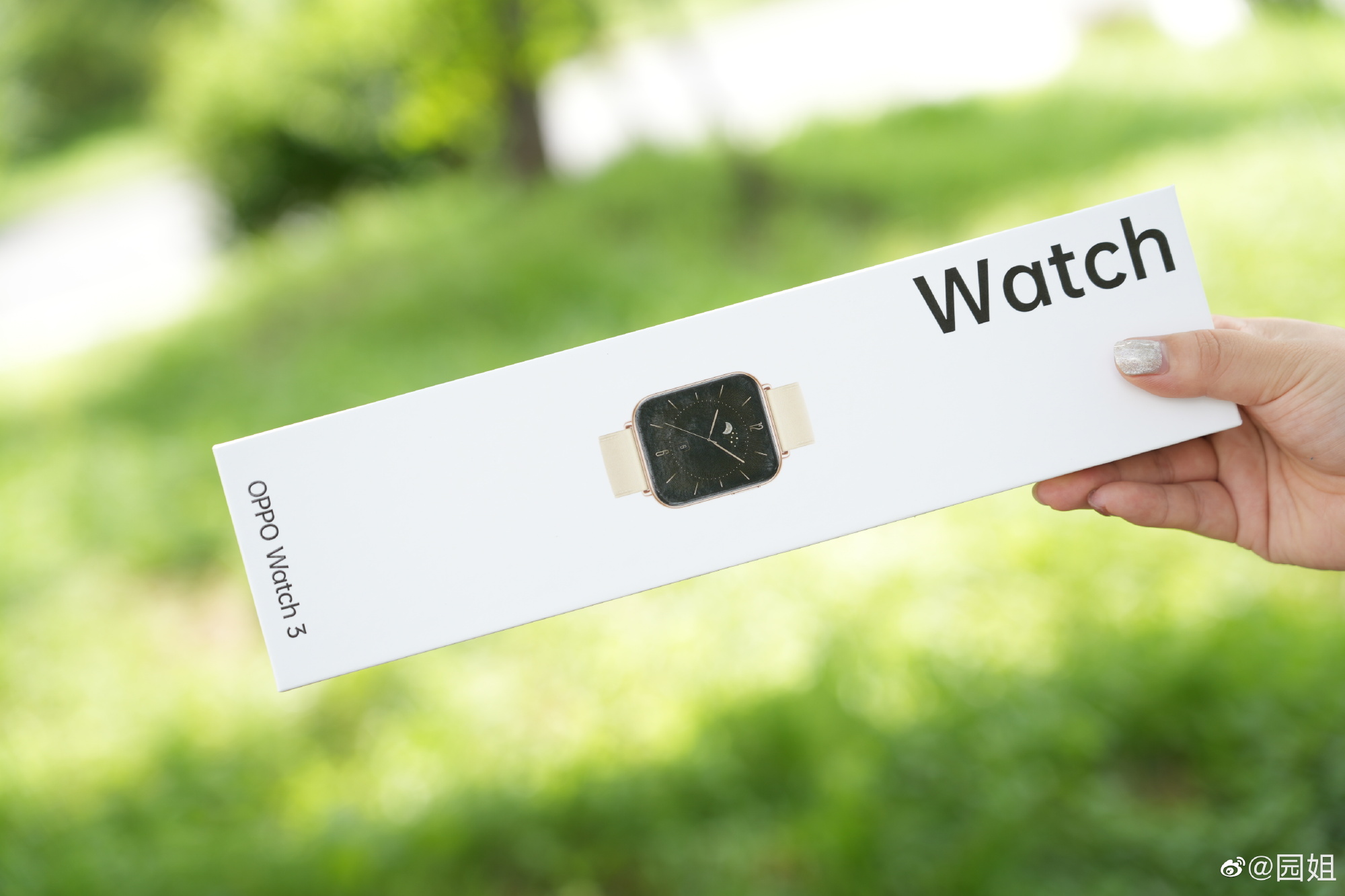 OPPO Watch 3 và Watch 3 Pro ra mắt: Thiết kế
giống Apple Watch, Snapdragon W5 Gen 1, pin 5 ngày, giá từ
5.2 triệu đồng