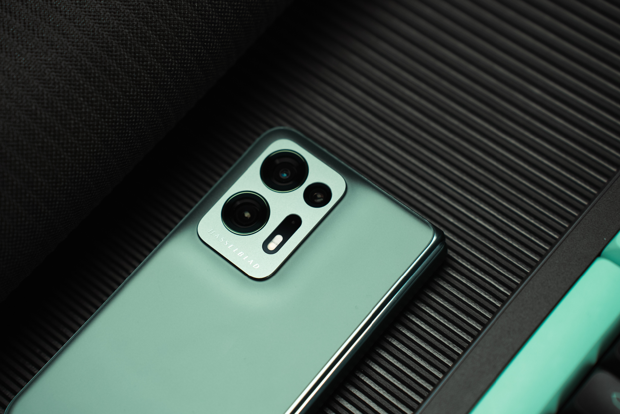 OPPO Find N2 ra mắt:
Mỏng nhẹ hơn, Snapdragon 8+ Gen 1, nâng cấp camera, giá từ
26,9 triệu đồng