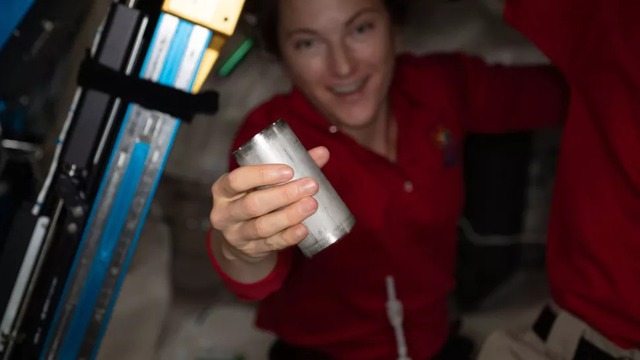 NASA tái chế thành
công nước tiểu và mồ hôi của phi hành đoàn trên trạm vũ trụ
ISS, hiệu quả đạt 98%
