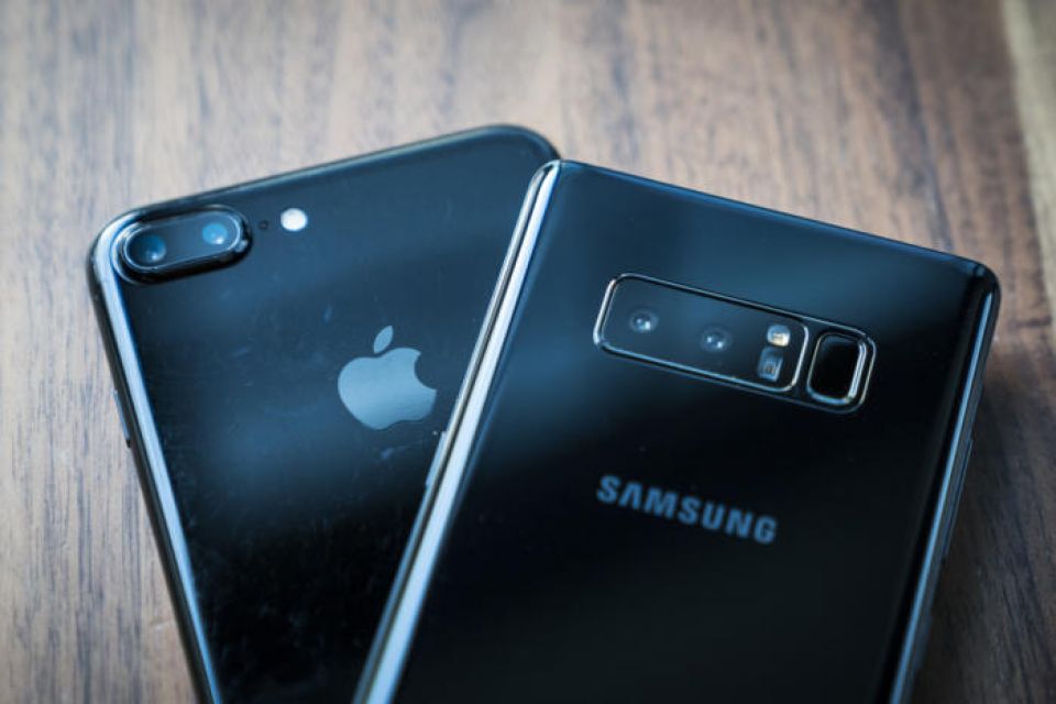 Cùng xem màn so tài chụp ảnh thiếu sáng giữa Galaxy Note 8 và iPhone 8 Plus
