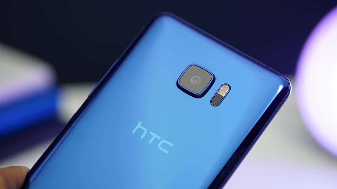 HTC U Ultra giá rẻ tái xuất thị trường Việt: Giá 5.99 triệu đồng, chỉ có máy màu trắng