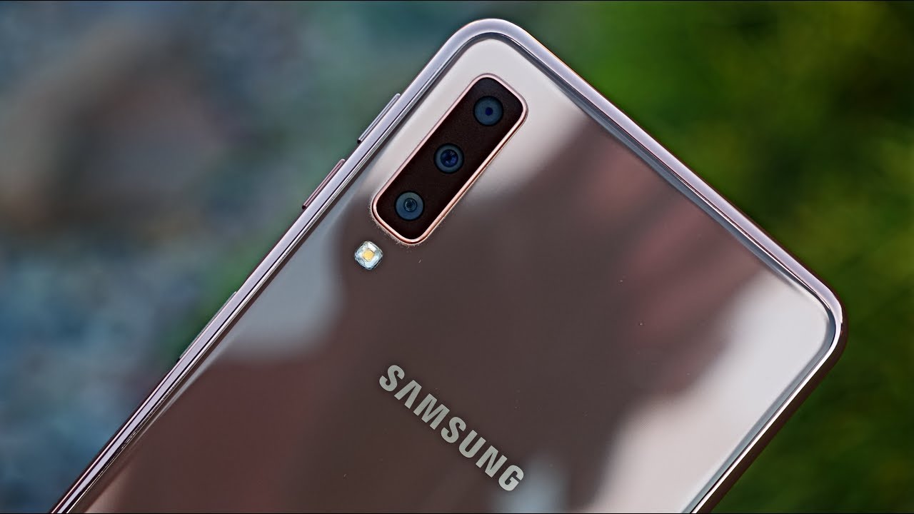Samsung Galaxy A50 lộ diện với màn hình Infinity-U, ba camera chính và cảm biến vân tay trong màn hình