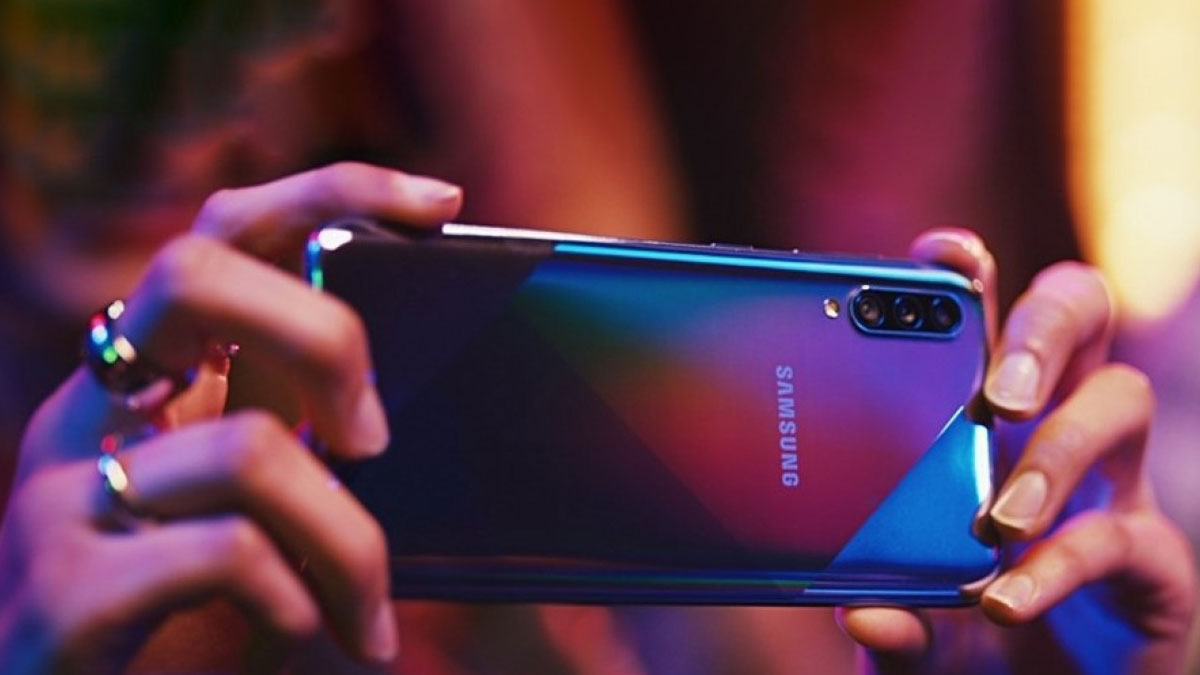 Samsung chính thức ra mắt Galaxy A70s với camera 64MP, màn hình Infinity-U 6.7 inch, giá 9.5 triệu VND
