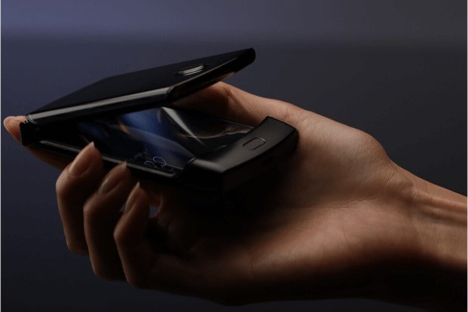 Motorola RAZR: Smartphone màn hình gập kiểu vỏ sò lộ hình ảnh chính thức trước thềm ra mắt