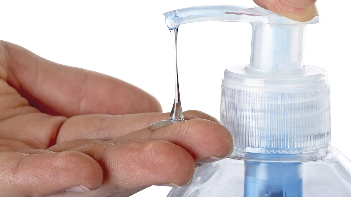 Phòng dịch Covid-19: Cách đọc thành phần dung dịch rửa tay, tránh mua sản phẩm chứa một trong 28 chất cấm này