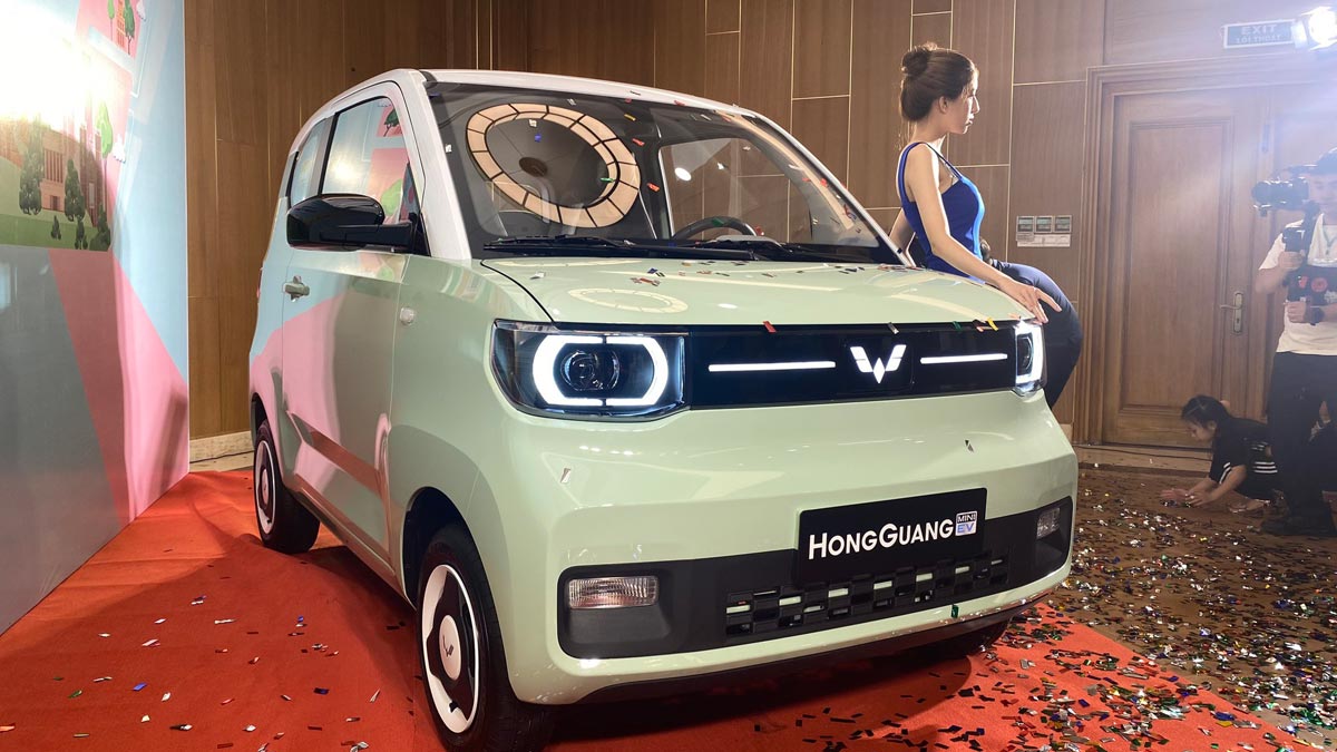 Wuling HongGuang Mini EV chính thức mở bán tại Việt Nam: Giá chỉ từ 239 triệu đồng, sạc ở mọi ổ điện dân dụng