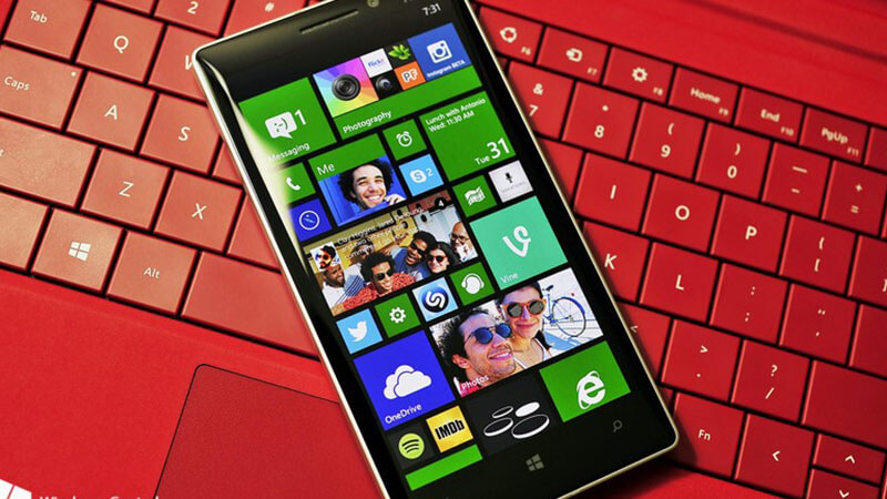 Microsoft đã giải quyết bài toán giao diện Windows cho máy game cầm tay, vậy có thể đưa Windows Mobile trở lại?